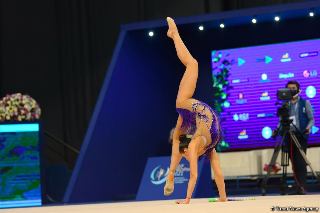 Bədii gimnastika üzrə Dünya Kubokunun üçüncü günündə maraqlı anlar (FOTO)