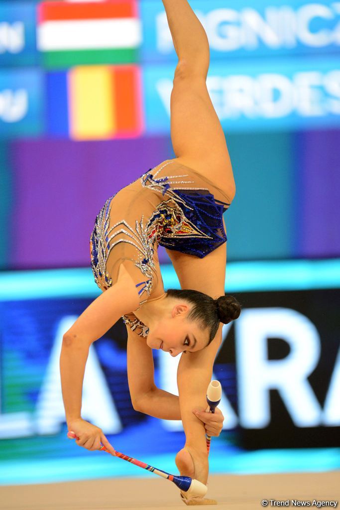 Bədii gimnastika üzrə Dünya Kubokunun üçüncü günündə maraqlı anlar (FOTO)