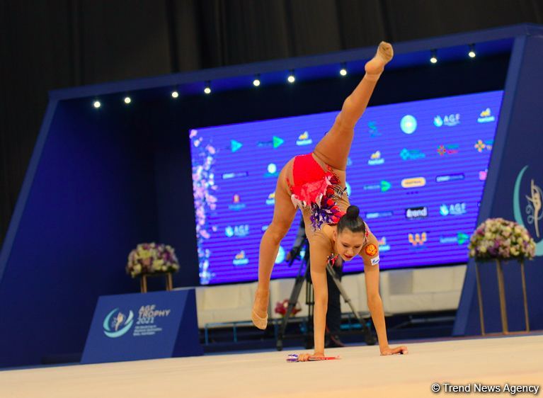 Bədii gimnastika üzrə Dünya Kubokunun üçüncü günündə maraqlı anlar (FOTO)