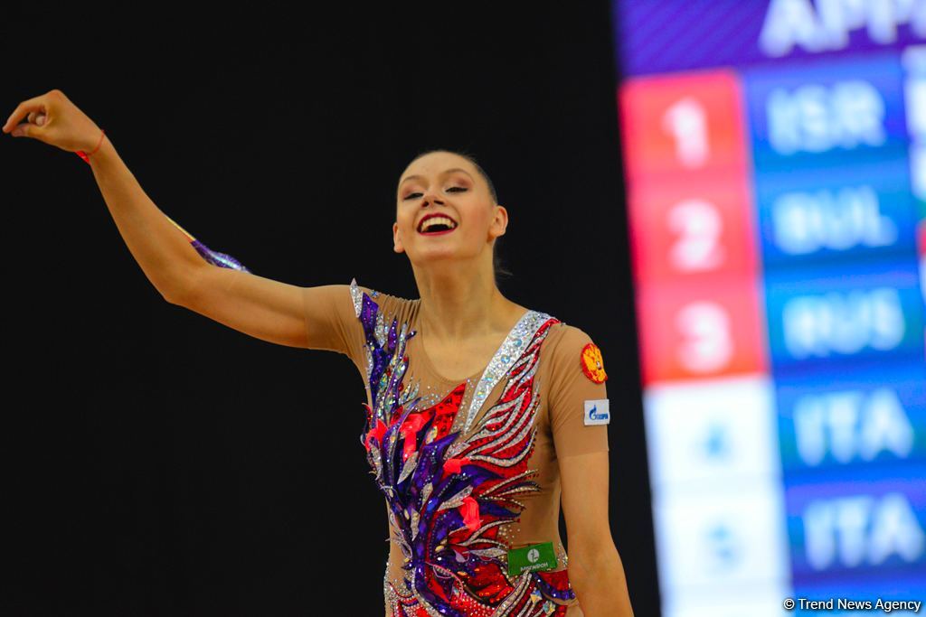 Bədii gimnastika üzrə Dünya Kubokunun üçüncü günündə maraqlı anlar (FOTO)