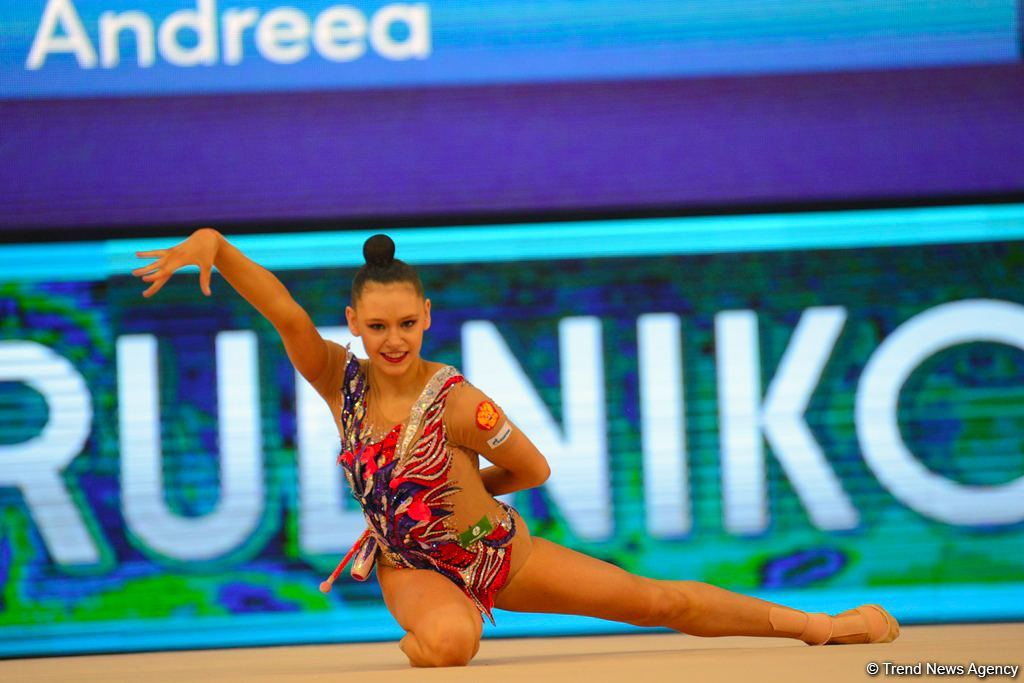 Bədii gimnastika üzrə Dünya Kubokunun üçüncü günündə maraqlı anlar (FOTO)