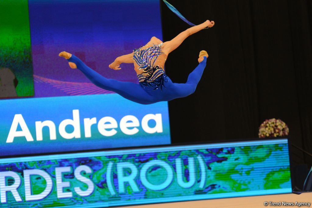 Bədii gimnastika üzrə Dünya Kubokunun üçüncü günündə maraqlı anlar (FOTO)