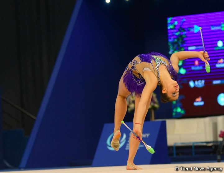 Bədii gimnastika üzrə Dünya Kubokunun üçüncü günündə maraqlı anlar (FOTO)
