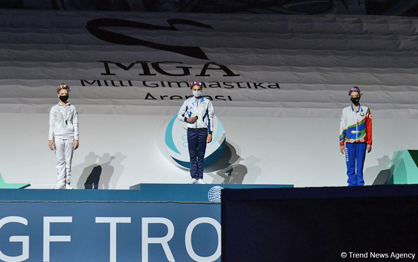 Milli Gimnastika Arenasında bədii gimnastika üzrə Dünya Kubokunun qalibləri mükafatlandırılıb (FOTO)