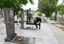 Prezident İlham Əliyev Naxçıvan şəhər qəbiristanlığında Vətən müharibəsi şəhidlərinin məzarlarını ziyarət edib (FOTO)