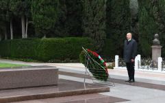 Prezident İlham Əliyev və birinci xanım Mehriban Əliyeva ulu öndər Heydər Əliyevin məzarını ziyarət ediblər (FOTO/VİDEO)
