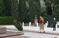 Prezident İlham Əliyev və birinci xanım Mehriban Əliyeva ulu öndər Heydər Əliyevin məzarını ziyarət ediblər (FOTO/VİDEO)