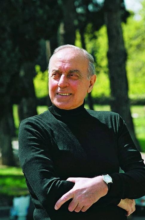Birinci vitse-prezident Mehriban Əliyeva: Bu gün Heydər Əliyev bizimlə olmasa da, onun ideyaları yaşayır, niyyətləri həyata keçirilir (FOTO)