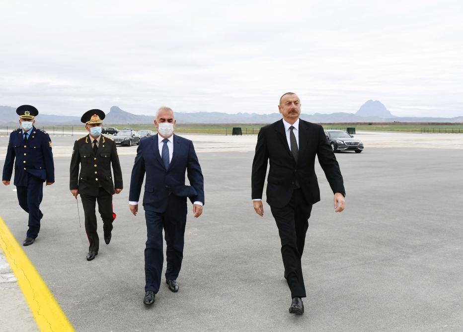 Prezident İlham Əliyev Əlahiddə Ümumqoşun Ordunun hərbi aerodromunun açılışında iştirak edib (FOTO) (YENİLƏNİB)
