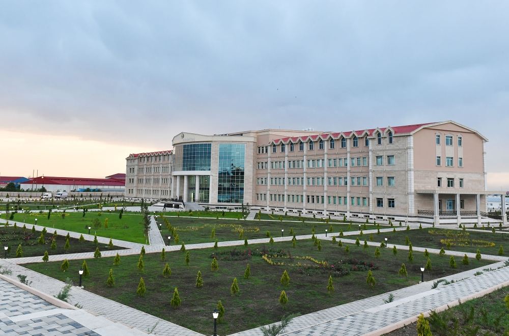 Prezident İlham Əliyev Naxçıvan Qarnizonu Mərkəzi Hospitalının açılışında iştirak edib (FOTO) (YENİLƏNİB)