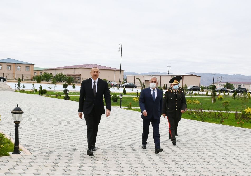 Prezident İlham Əliyev Naxçıvan Qarnizonu Mərkəzi Hospitalının açılışında iştirak edib (FOTO) (YENİLƏNİB)