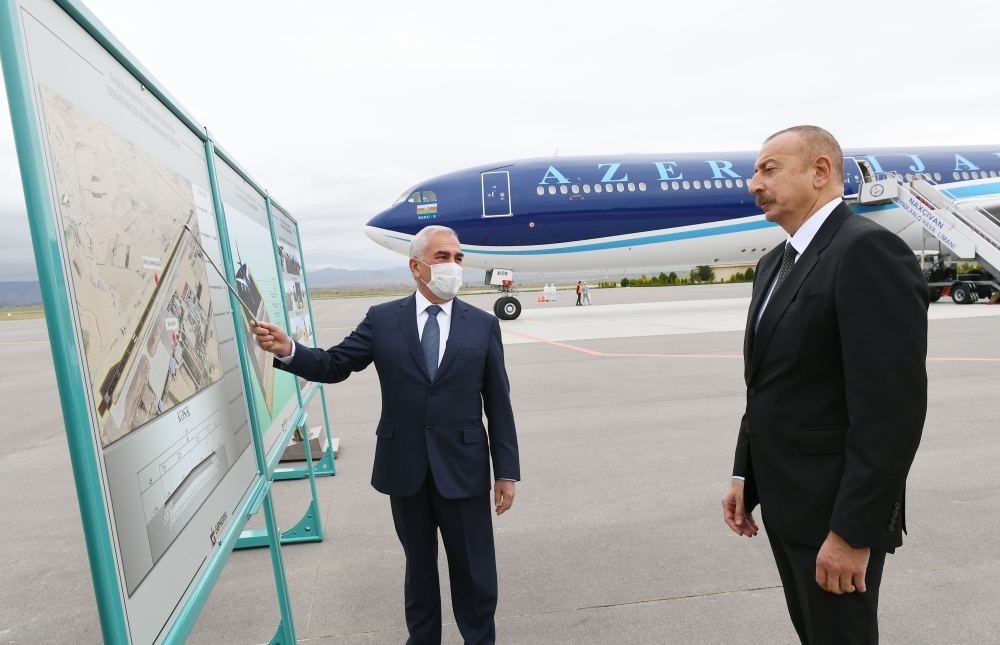 Prezident İlham Əliyev Naxçıvan Beynəlxalq Hava Limanının yeni uçuş-enmə zolağının təqdimatında iştirak edib (FOTO) (YENİLƏNİB)