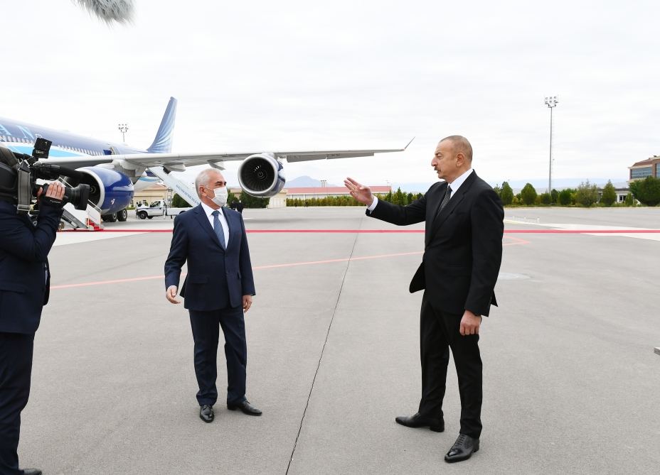 Prezident İlham Əliyev Naxçıvan Beynəlxalq Hava Limanının yeni uçuş-enmə zolağının təqdimatında iştirak edib (FOTO) (YENİLƏNİB)