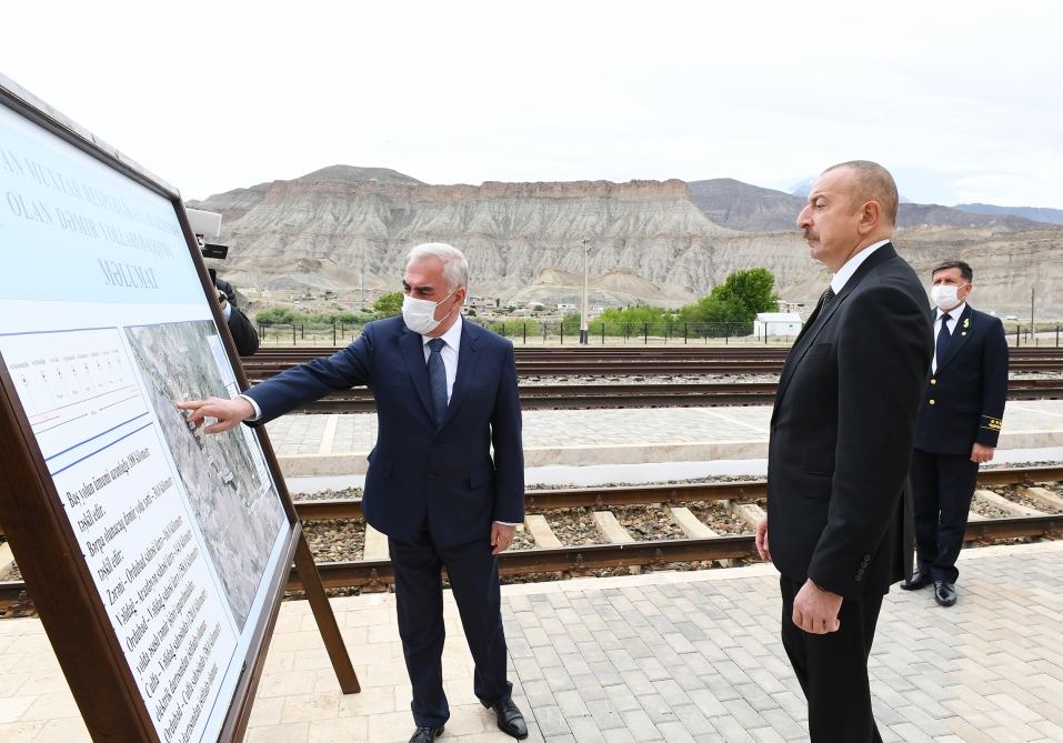 Prezident İlham Əliyev Ordubad dəmir yolu stansiyasında görülən işlərlə tanış olub (FOTO) (YENİLƏNİB)