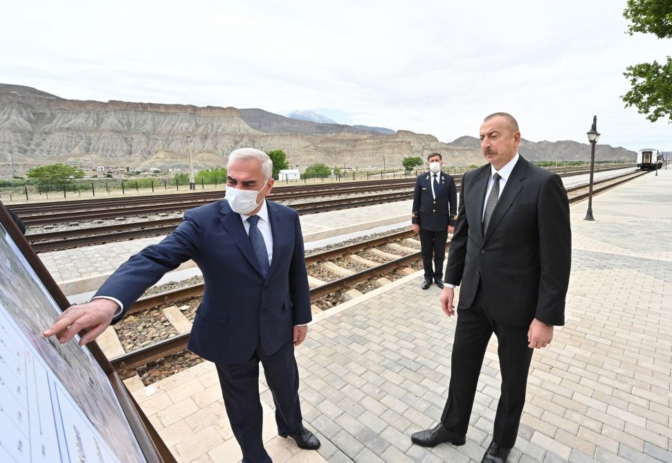 Prezident İlham Əliyev Ordubad dəmir yolu stansiyasında görülən işlərlə tanış olub (FOTO) (YENİLƏNİB)