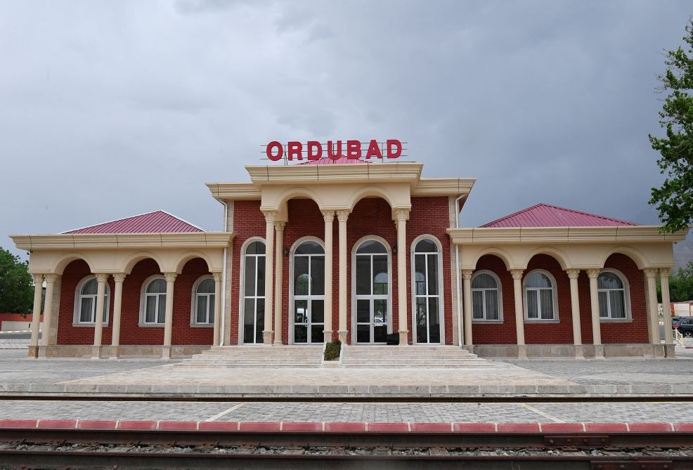 Prezident İlham Əliyev Ordubad dəmir yolu stansiyasında görülən işlərlə tanış olub (FOTO) (YENİLƏNİB)
