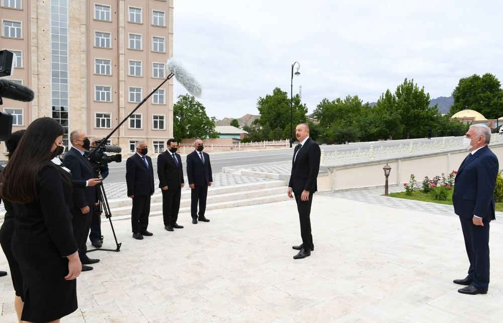 Prezident İlham Əliyev Ordubadın su və kanalizasiya sistemlərinin yenidən qurulması layihəsinin açılışında iştirak edib (FOTO) (YENİLƏNİB-2)