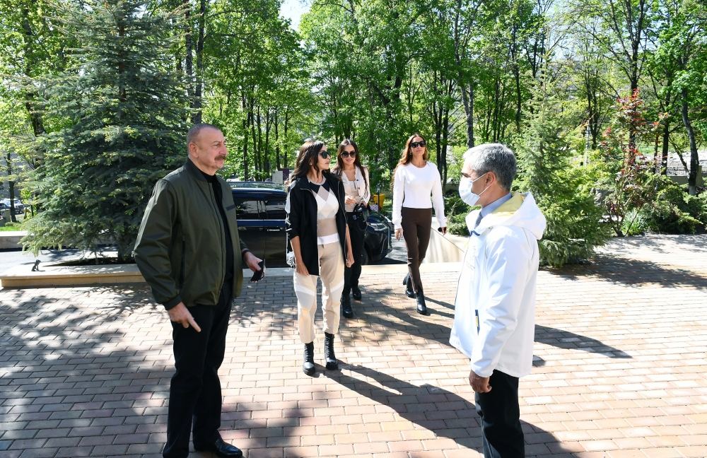 Prezident İlham Əliyev və birinci xanım Mehriban Əliyeva Şuşada “Xarı Bülbül” otelinin yenidənqurmadan sonra açılışında iştirak ediblər (FOTO/VİDEO)