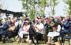 Prezident İlham Əliyev və birinci xanım Mehriban Əliyeva Şuşada “Xarıbülbül” musiqi festivalının qala-konsertində iştirak ediblər (FOTO/VİDEO) (YENİLƏNİB)