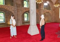 Prezident İlham Əliyev Şuşada Yuxarı Gövhərağa məscidində olub (YENİLƏNİB) (FOTO/VİDEO)