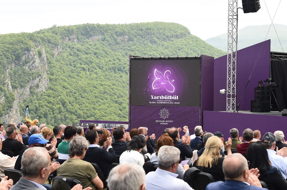 “Xarıbülbül” musiqi festivalı: Şanlı Qələbəmizin musiqi paradı
