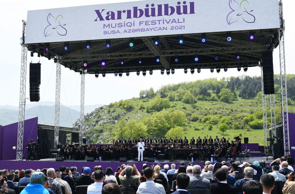 Azərbaycan tarixinin ən mühüm mədəniyyət hadisəsi: "Xarıbülbül" festivalı milli birlik və həmrəyliyin nümayişi oldu