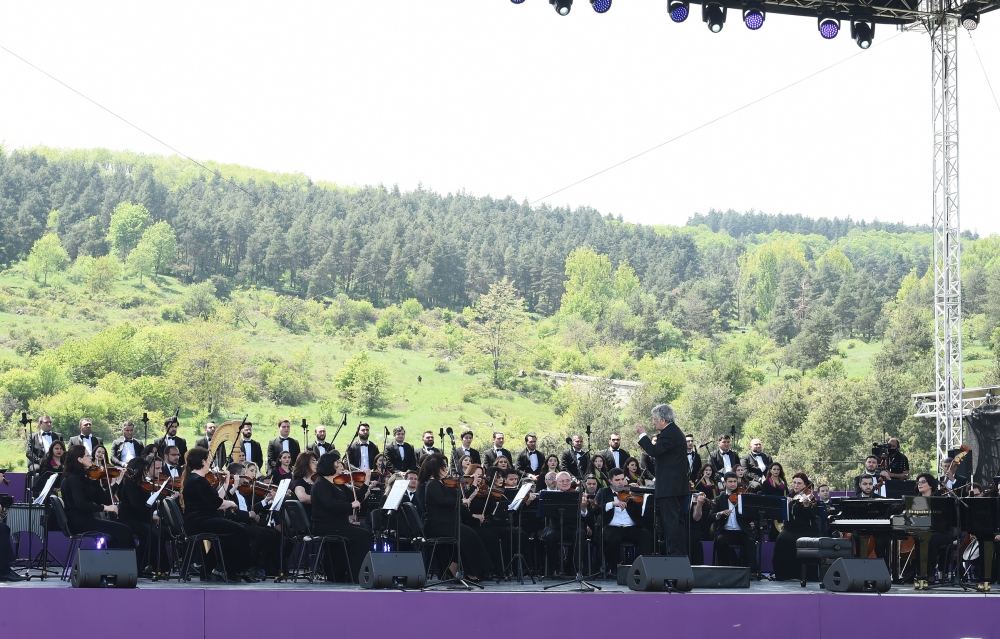 “Xarıbülbül” musiqi festivalının mədəni və siyasi əhəmiyyəti böyükdür - Deputat