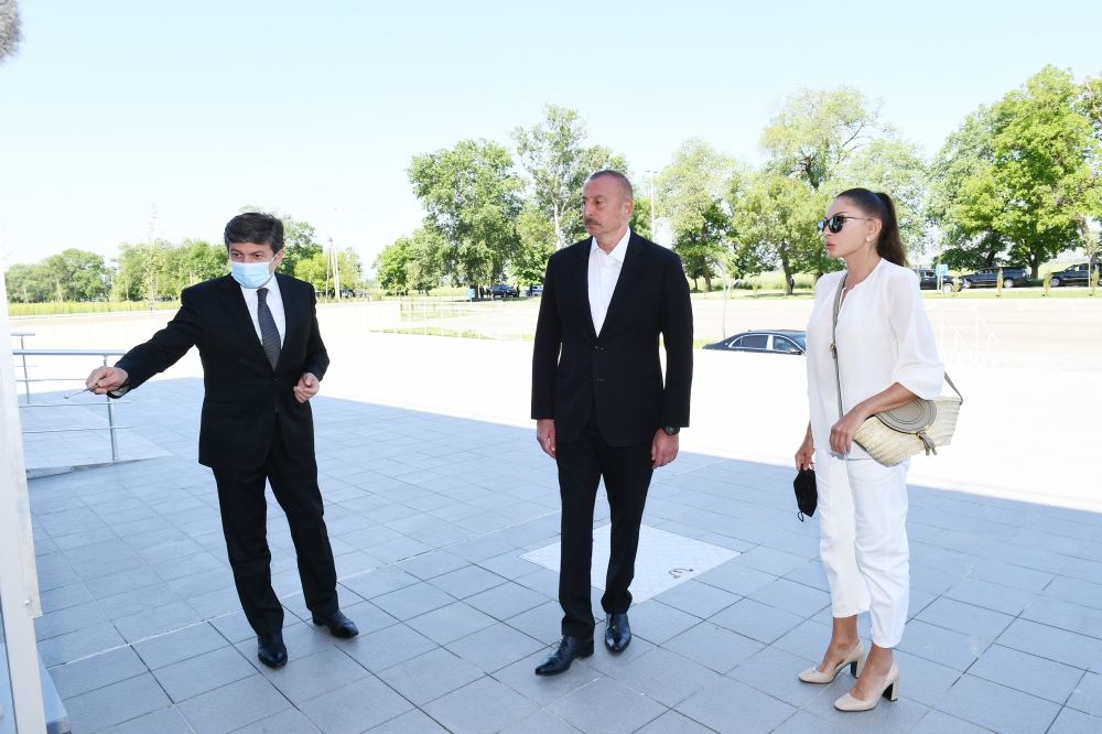 Prezident İlham Əliyev və birinci xanım Mehriban Əliyeva Qəbələ Dəmir yolu Vağzalının və Ləki stansiyası-Qəbələ birxətli dəmir yolunun açılışında iştirak ediblər (FOTO/VİDEO) (YENİLƏNİB)