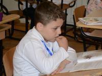 Şagirdlər uzun fasilədən sonra yenidən məktəbə yollanıb (FOTO)