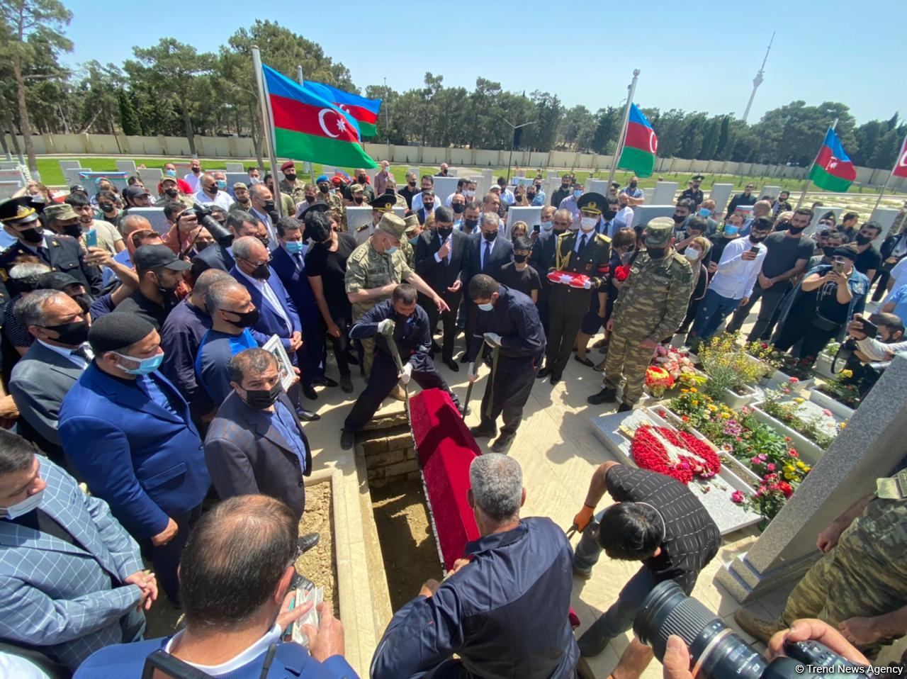 Ötən gün nəşi tapılan şəhid Təbriz İbrahimov dəfn olunub (FOTO/VİDEO)