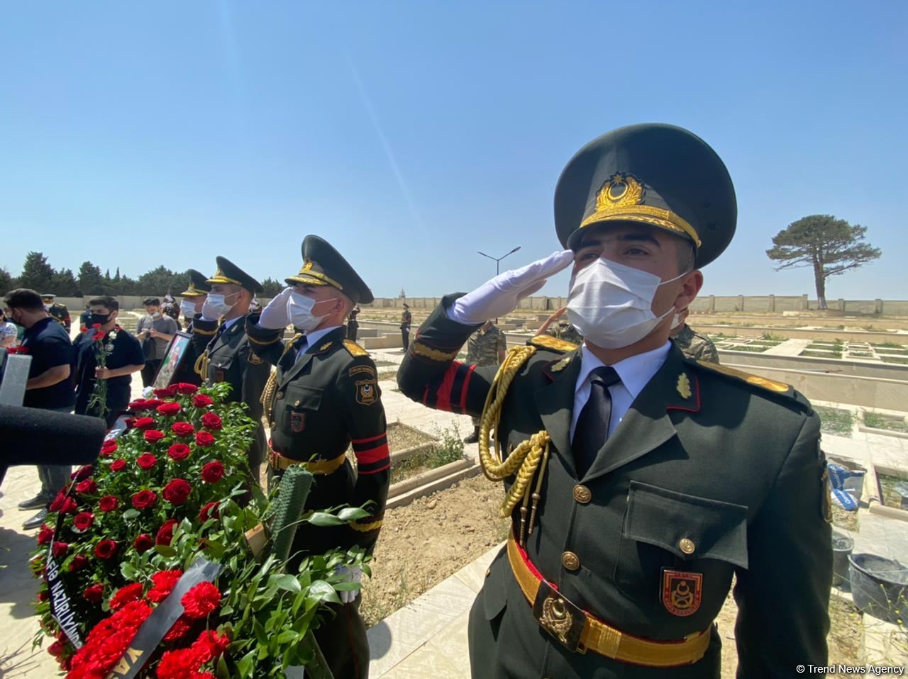 Ötən gün nəşi tapılan şəhid Təbriz İbrahimov dəfn olunub (FOTO/VİDEO)
