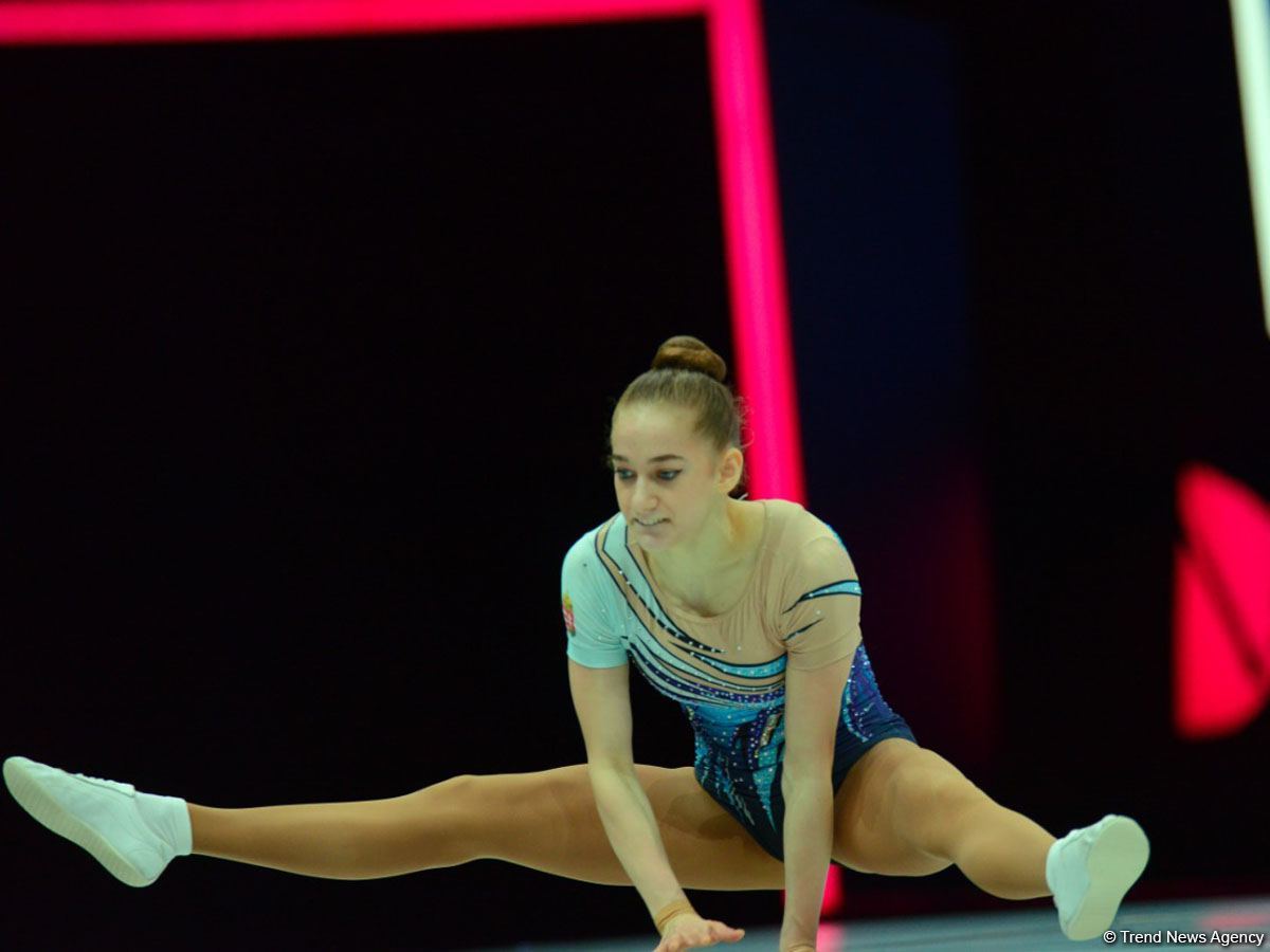 Aerobika gimnastikası üzrə Dünya Yaş Qrupları Yarışlarının birinci günündən maraqlı anlar (FOTO)