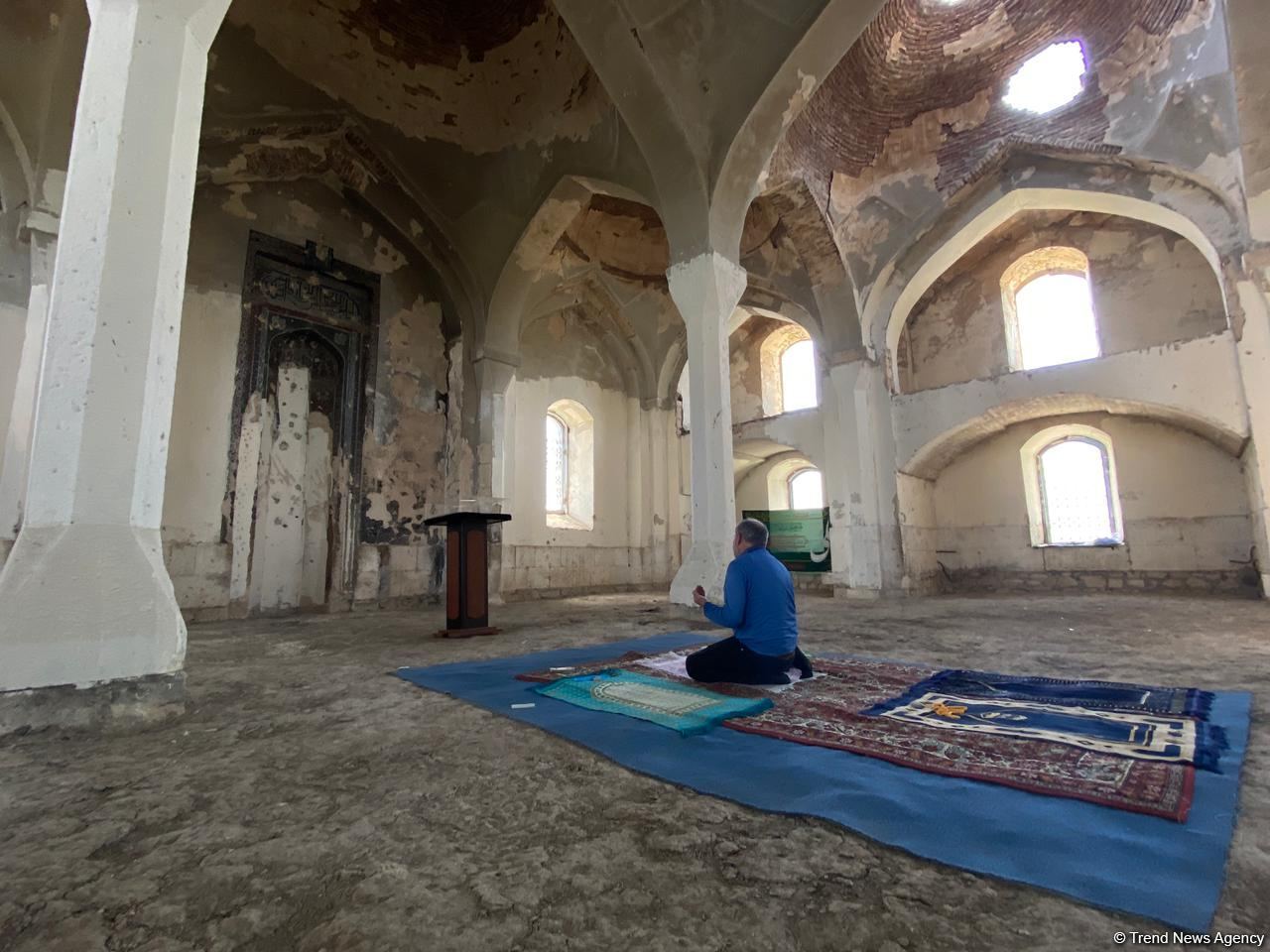 ABŞ-ın “Xəzər Siyasət Mərkəzi”nin nümayəndə heyəti Ağdamda erməni vandalizminə şahidlik edib (FOTO/VİDEO)
