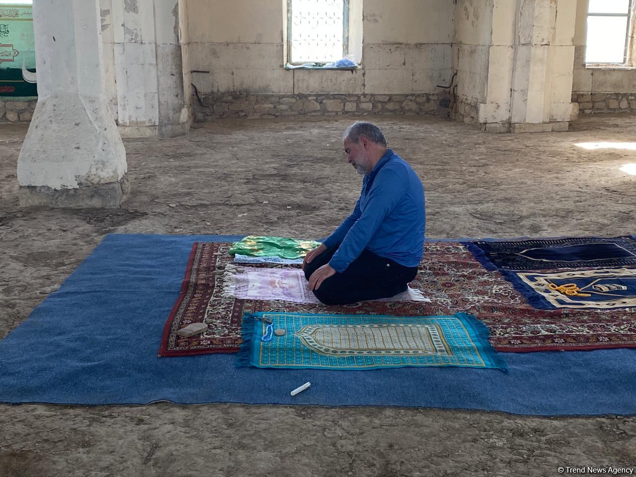 ABŞ-ın “Xəzər Siyasət Mərkəzi”nin nümayəndə heyəti Ağdamda erməni vandalizminə şahidlik edib (FOTO/VİDEO)