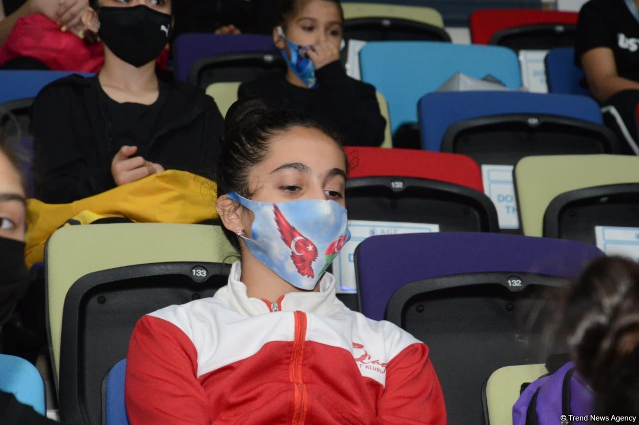 Bakıda gimnastların dünya və Avropa çempionu Vladislav Osknerlə görüşü keçirilib (FOTO)