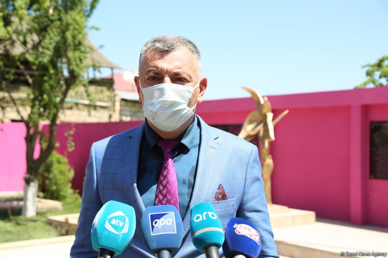 Xaçmazda inşa olunan "Qələbə" parkında “Xarıbülbül” abidəsi qoyulub (FOTO)