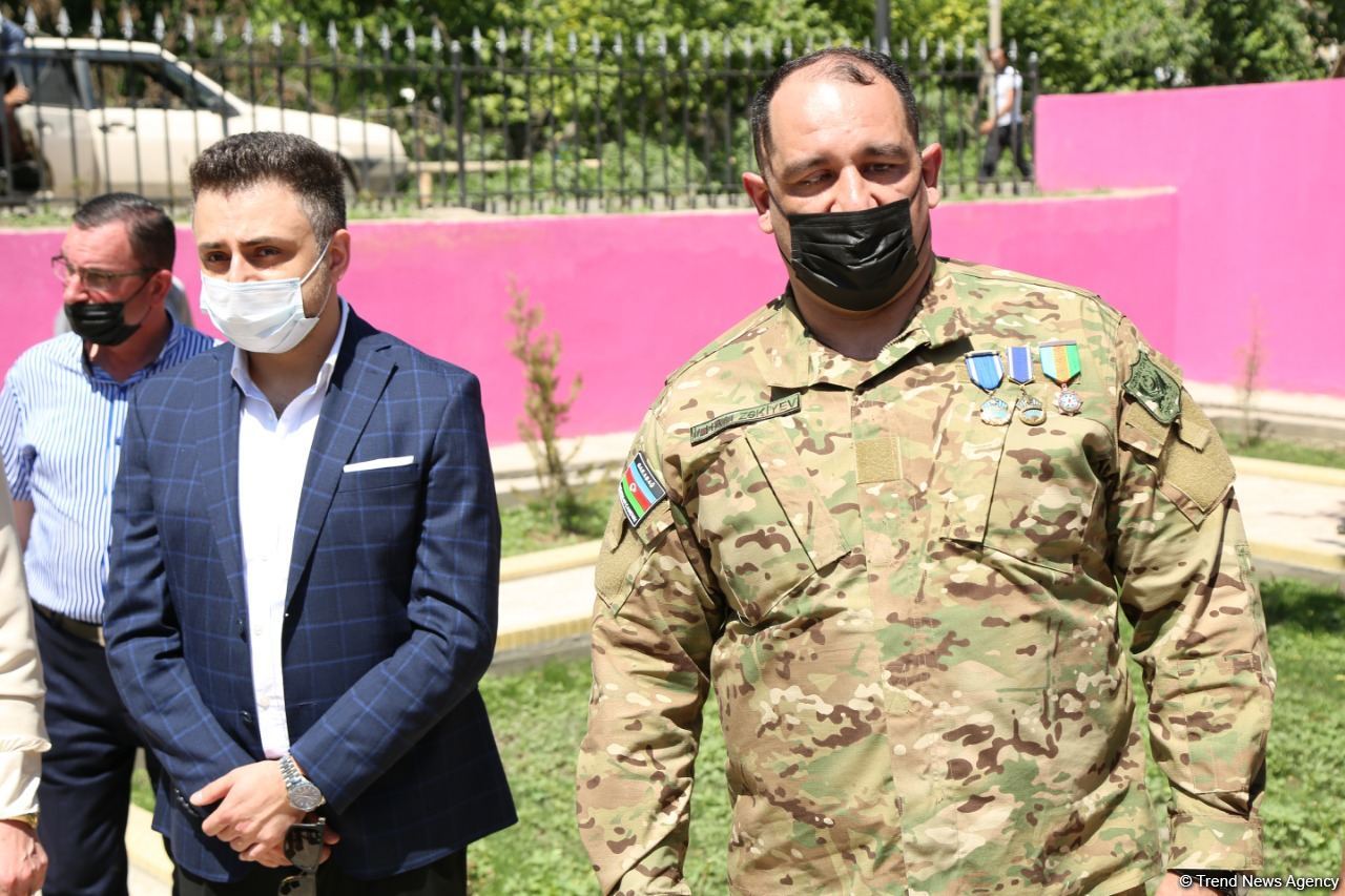 Xaçmazda inşa olunan "Qələbə" parkında “Xarıbülbül” abidəsi qoyulub (FOTO)