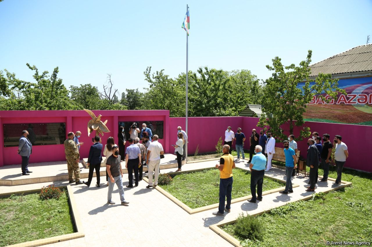 Xaçmazda inşa olunan "Qələbə" parkında “Xarıbülbül” abidəsi qoyulub (FOTO)