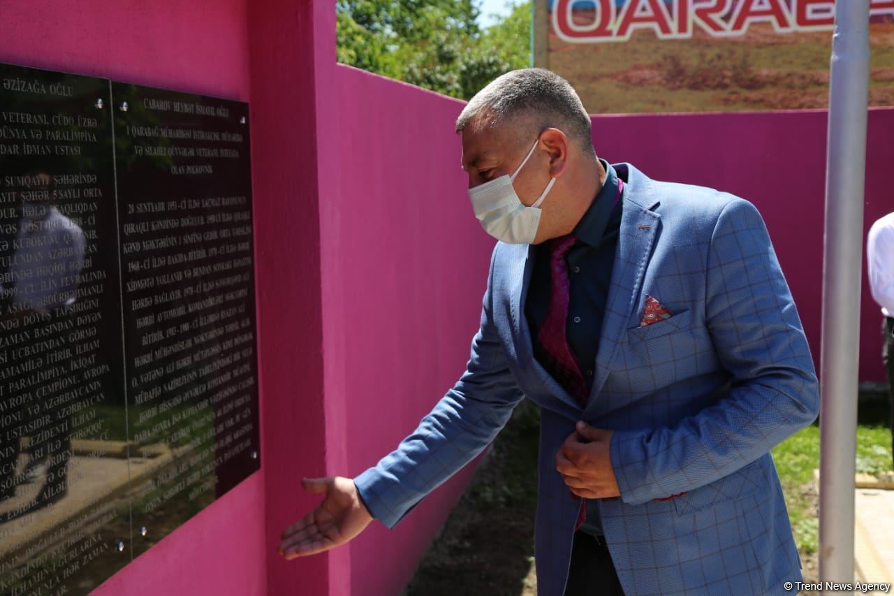 Xaçmazda inşa olunan "Qələbə" parkında “Xarıbülbül” abidəsi qoyulub (FOTO)