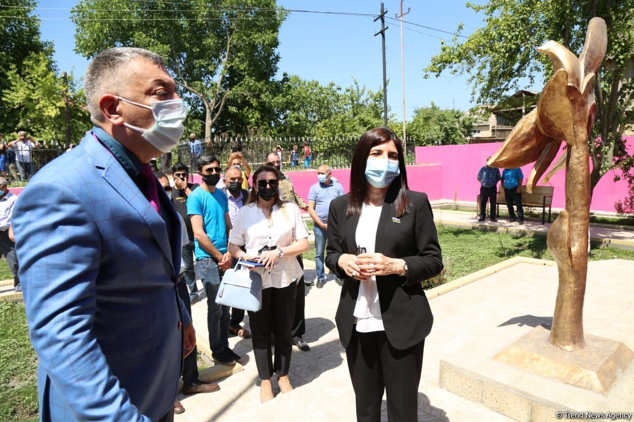 Xaçmazda inşa olunan "Qələbə" parkında “Xarıbülbül” abidəsi qoyulub (FOTO)