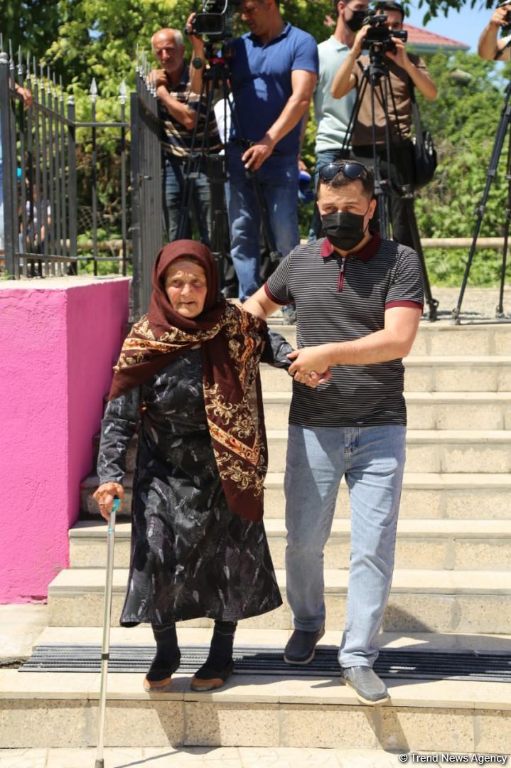 Xaçmazda inşa olunan "Qələbə" parkında “Xarıbülbül” abidəsi qoyulub (FOTO)