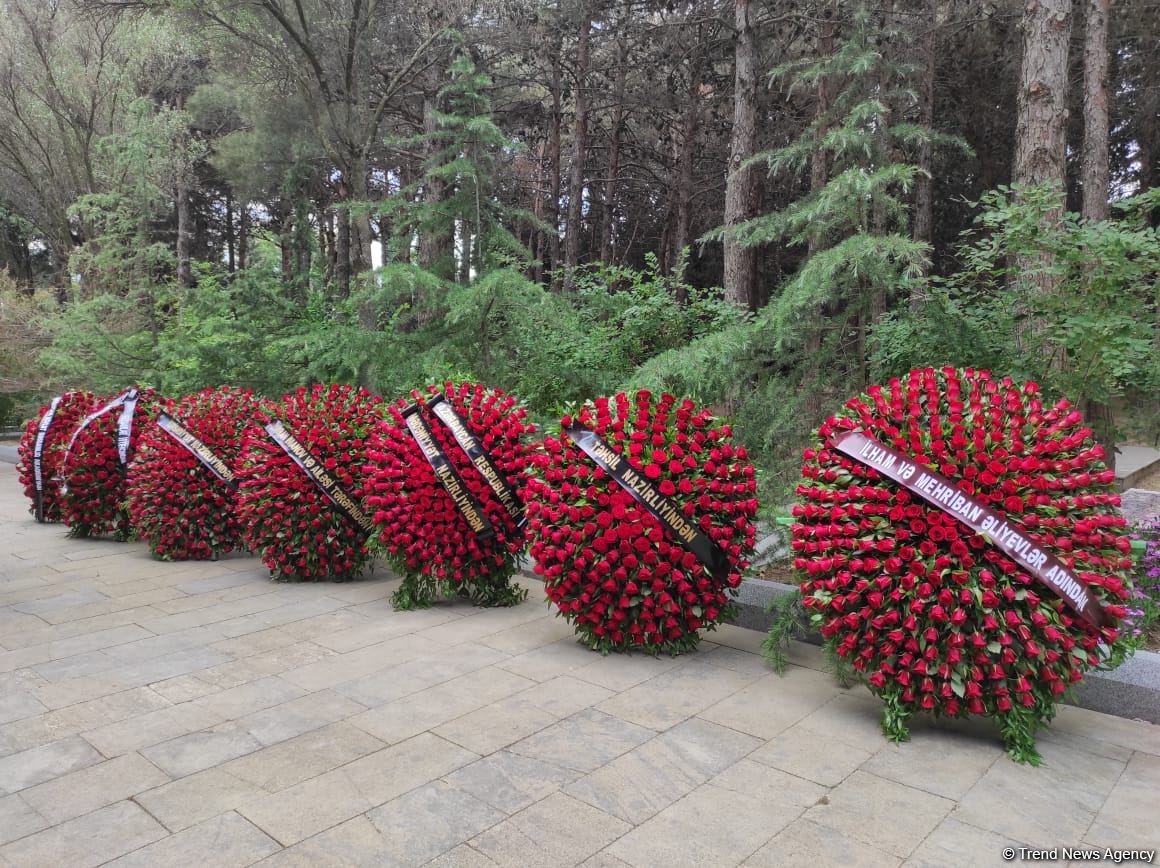 Xalq rəssamı Tahir Salahov dəfn olunub (FOTO/VİDEO)