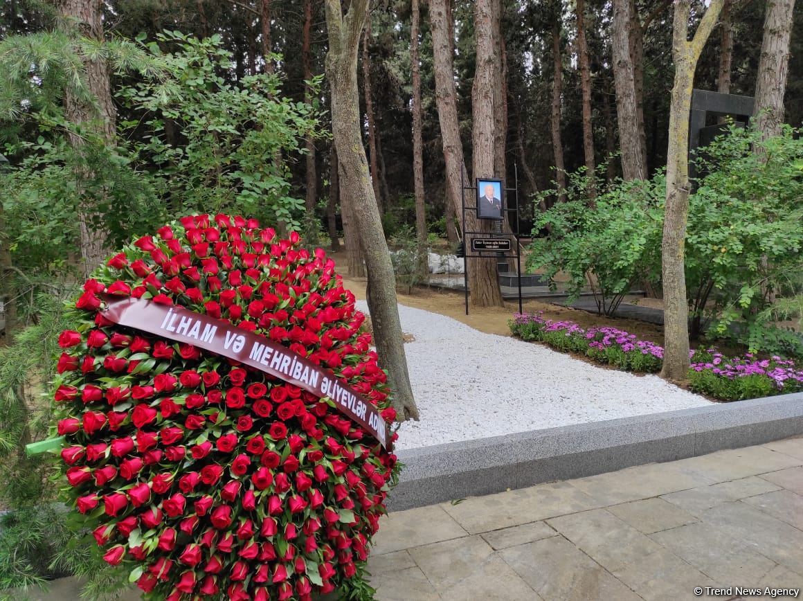 Xalq rəssamı Tahir Salahov dəfn olunub (FOTO/VİDEO)