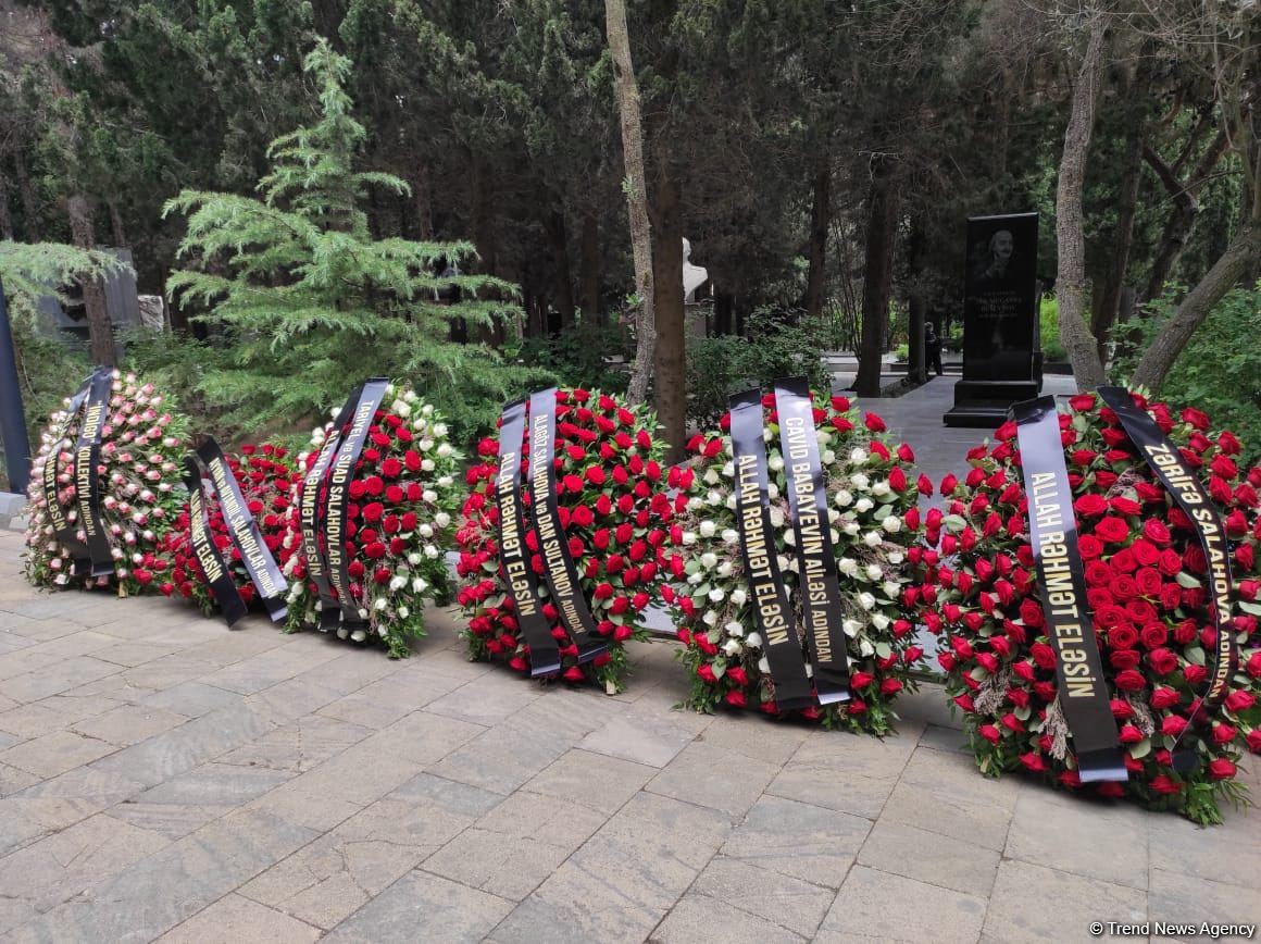 Xalq rəssamı Tahir Salahov dəfn olunub (FOTO/VİDEO)