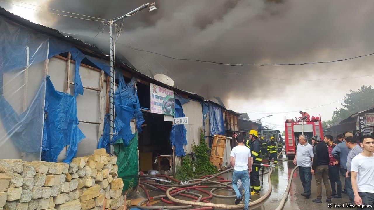 Bərdə bazarındakı yanğın söndürülüb (FOTO/VİDEO) (ƏLAVƏ OLUNUB)