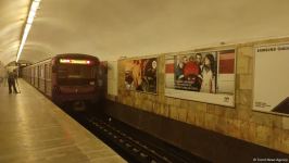 Bakı metrosunda ilk dəfə bir stansiyanın hər iki yolu dəmir-beton bloklar üzərində qurulub (FOTO)