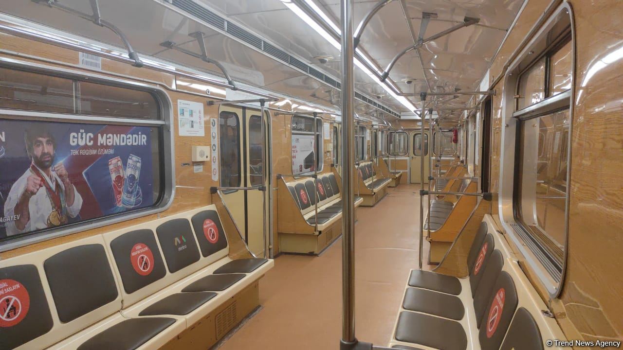 Bakı metrosunda ilk dəfə bir stansiyanın hər iki yolu dəmir-beton bloklar üzərində qurulub (FOTO)