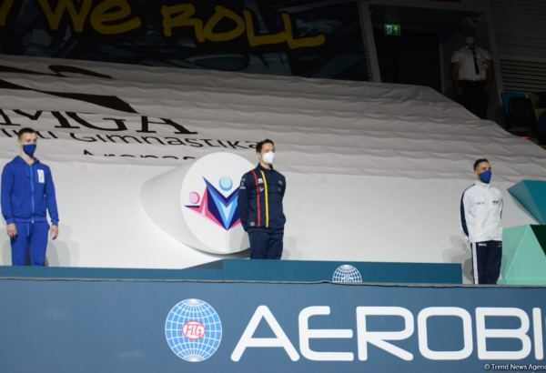 Aerobika gimnastikası üzrə dünya çempionatında qarışıq cütlüklər və kişilər arasında qaliblər mükafatlandırılıb (FOTO)