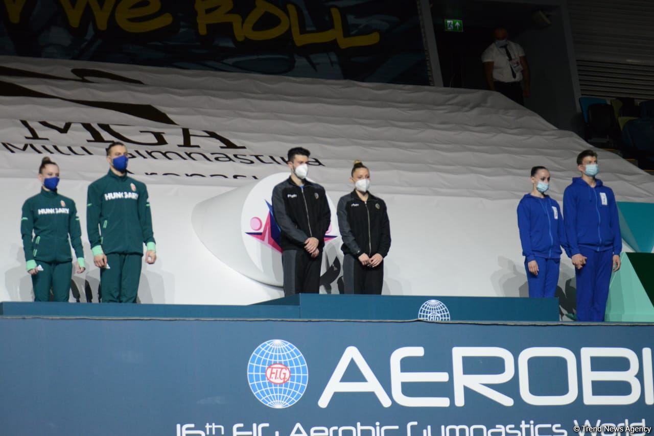 Aerobika gimnastikası üzrə dünya çempionatında qarışıq cütlüklər və kişilər arasında qaliblər mükafatlandırılıb (FOTO)