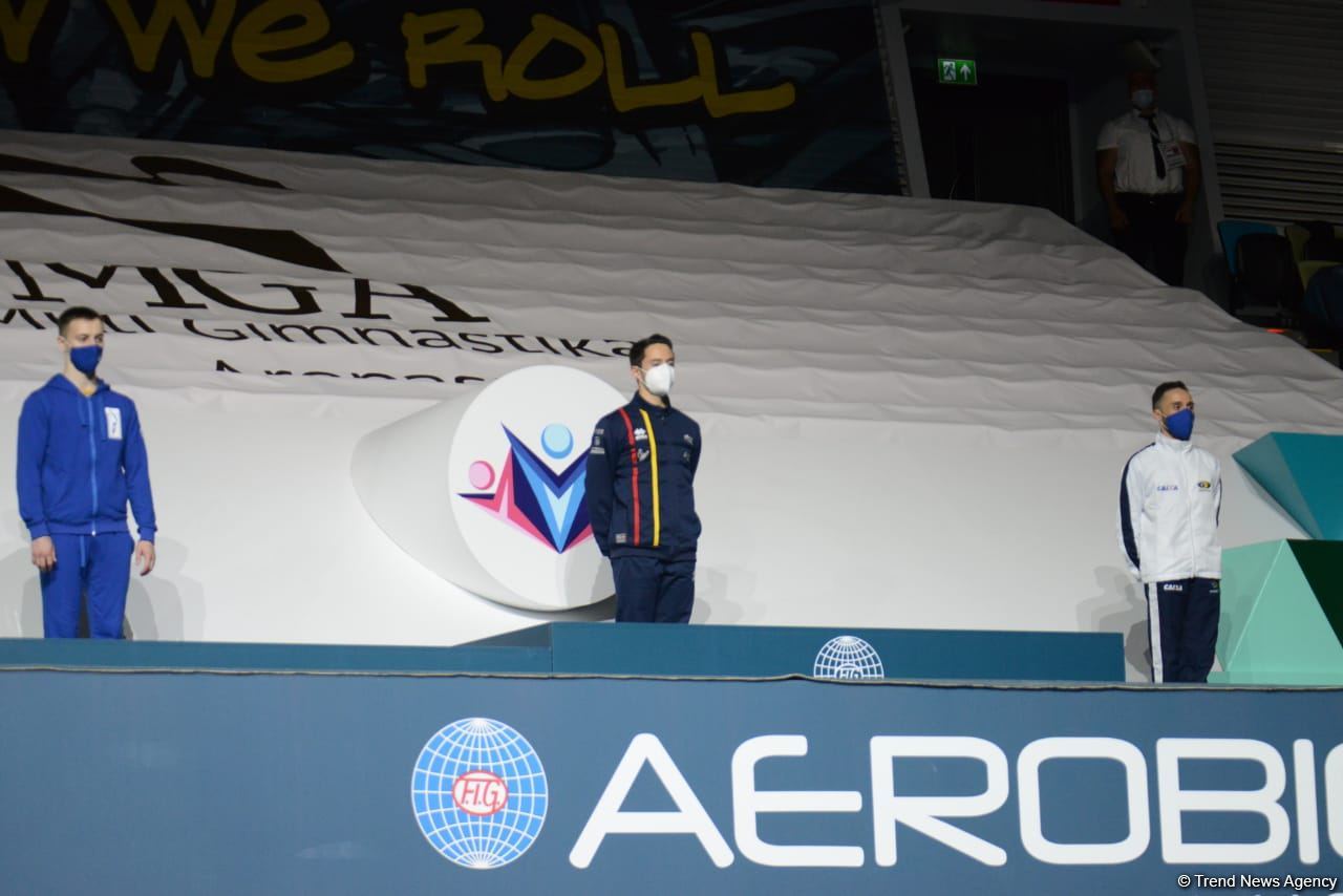 Aerobika gimnastikası üzrə dünya çempionatında qarışıq cütlüklər və kişilər arasında qaliblər mükafatlandırılıb (FOTO)